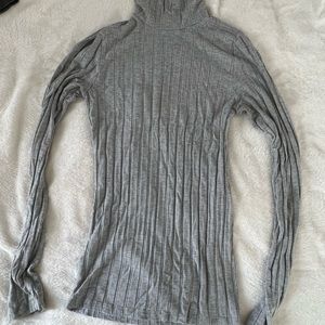 Aritzia turtle neck